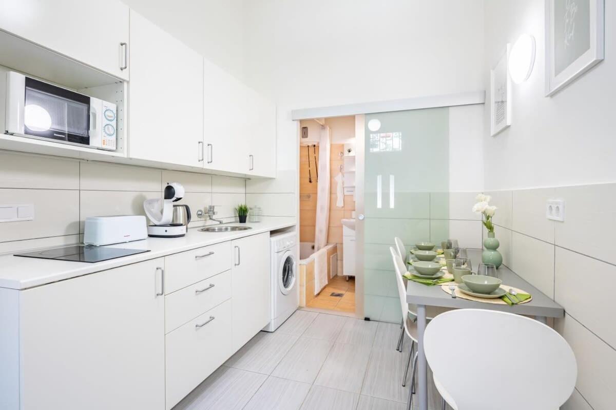 Comfy And Bright In The Center Apartamento *